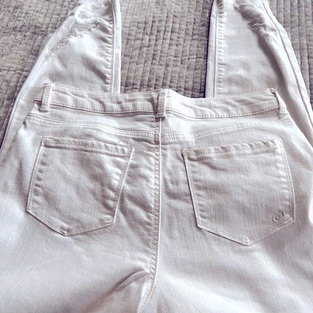 Women’s white denim jeans